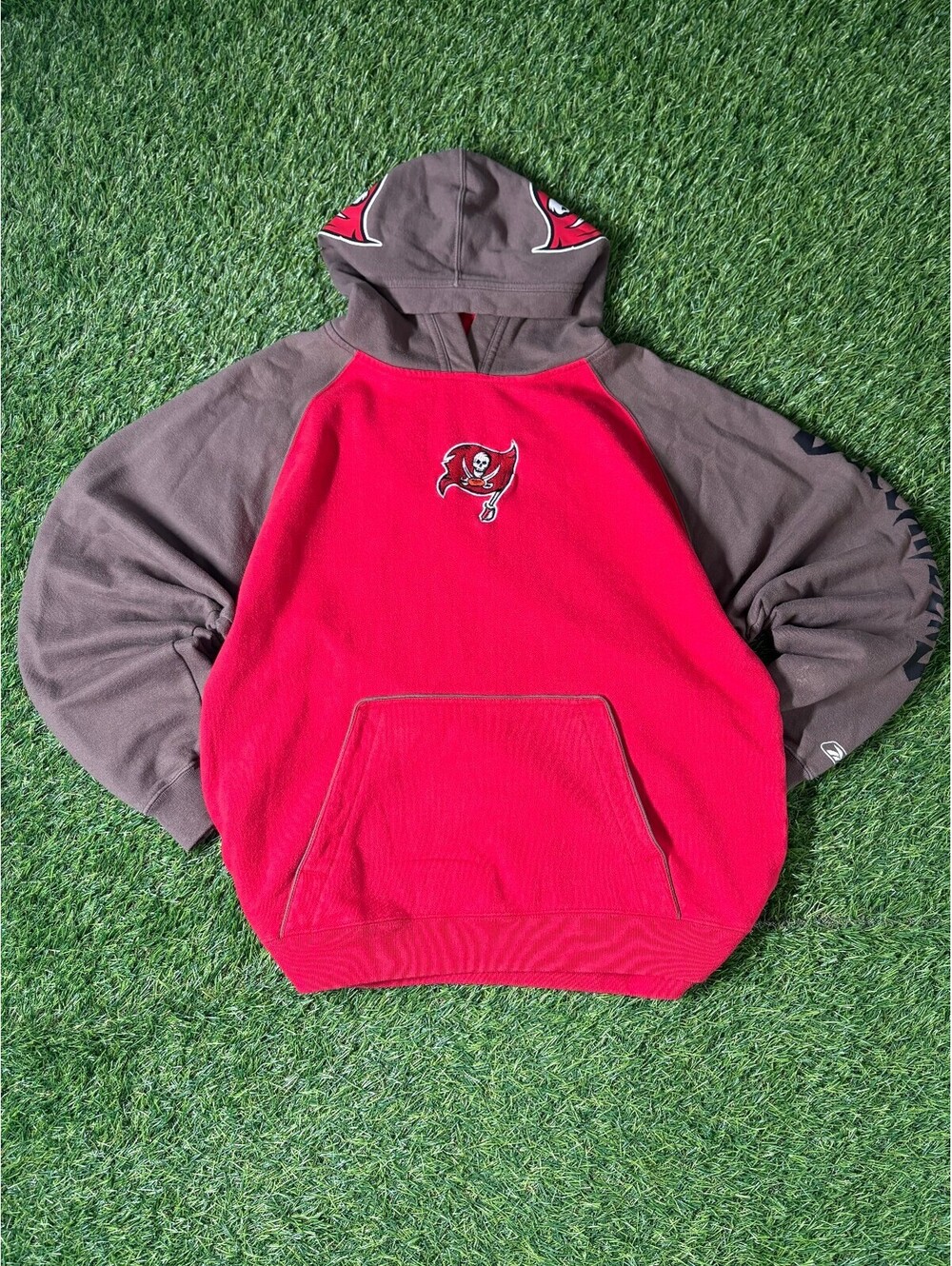 Vintage Reebok NFL Team Apparel Tampa Bay Buccaneers Hoodie Red Brown XL